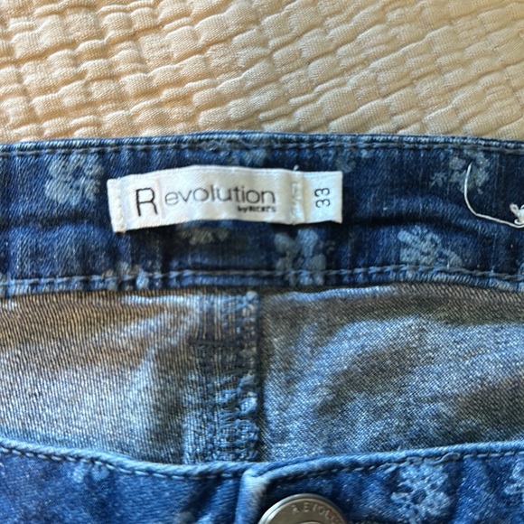 Jean Shorts with Floral Design - Picture 5 of 5